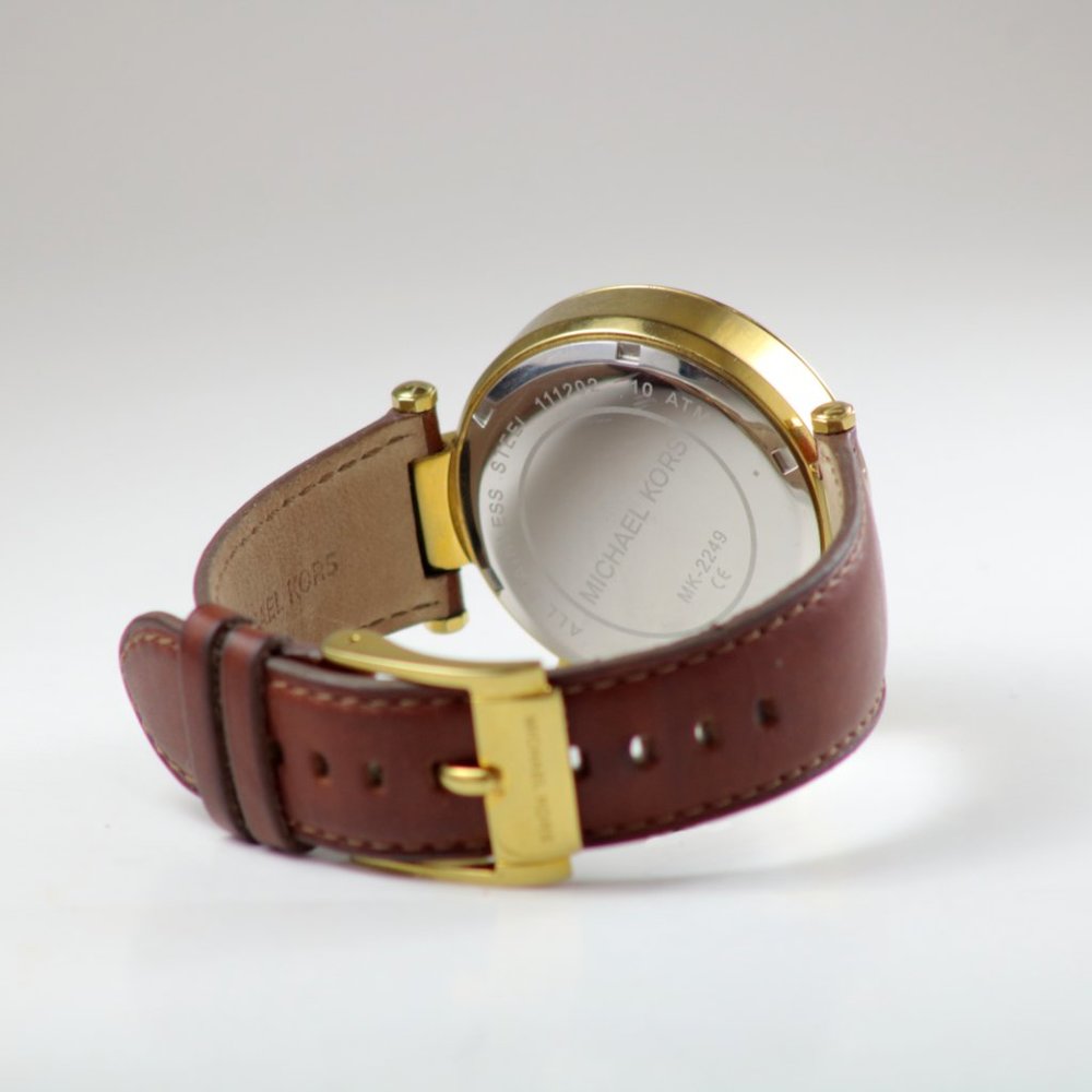 LIKE NEW!! Michael Kors watch in gold & mahogany genuine leather strap. MK-2249 - Picture 3 of 3